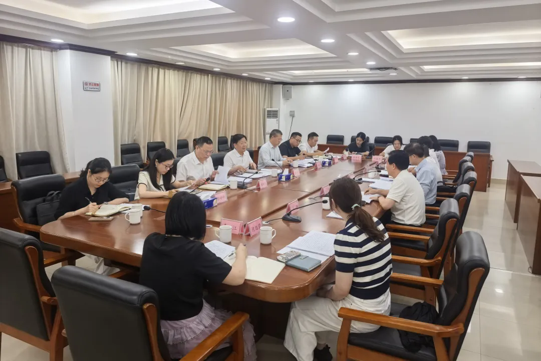 市财政局主要领导深入基层调研督导专项整治工作